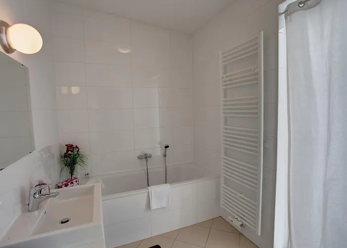 Gasser - Karlskirche Apartman *