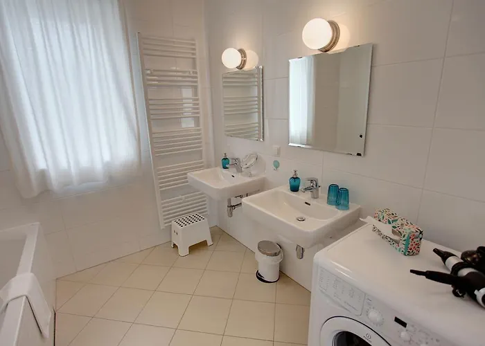 Gasser - Karlskirche Apartman *